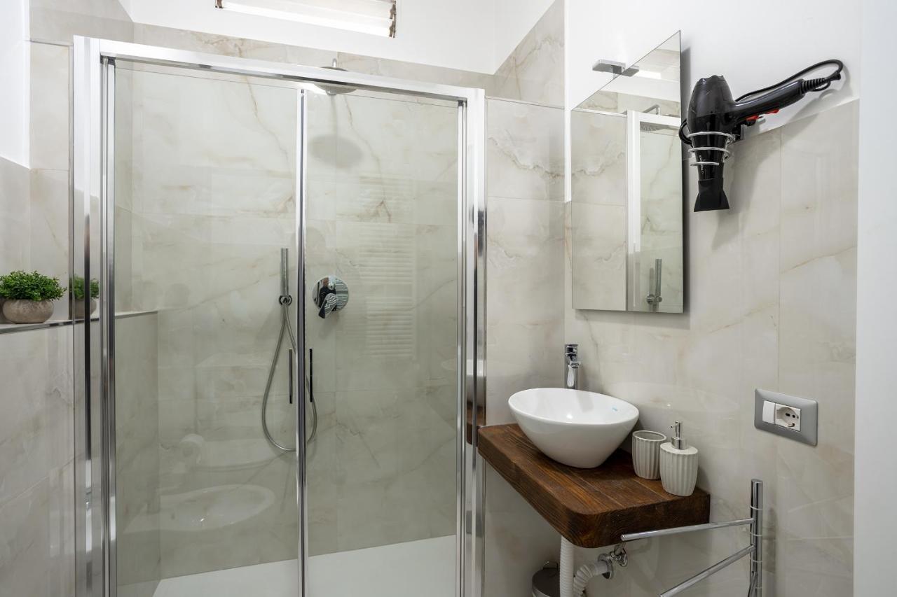 Milano City Apartments - Duomo Brera - Elegant Suite In Design District Екстериор снимка