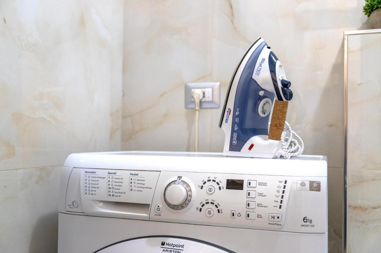 Milano City Apartments - Duomo Brera - Elegant Suite In Design District Екстериор снимка
