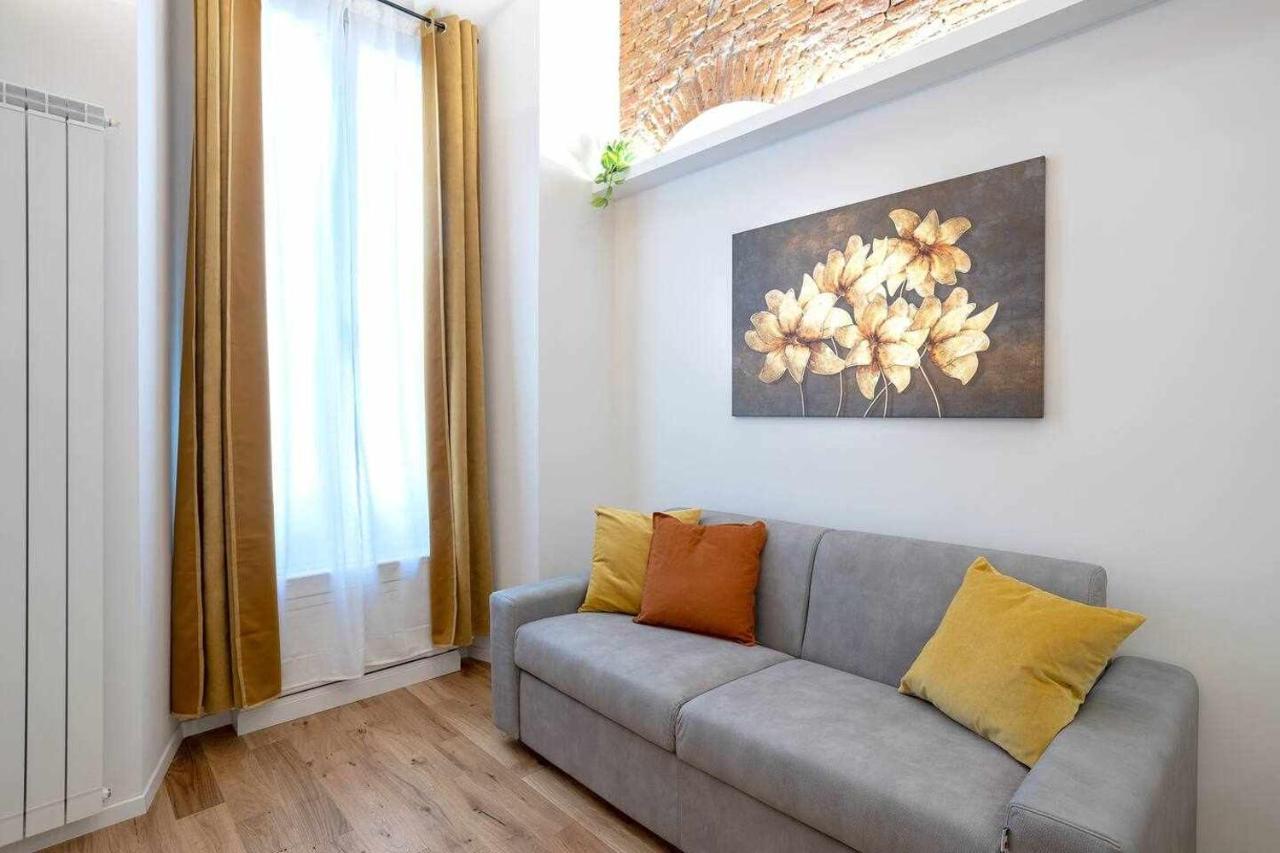 Milano City Apartments - Duomo Brera - Elegant Suite In Design District Екстериор снимка
