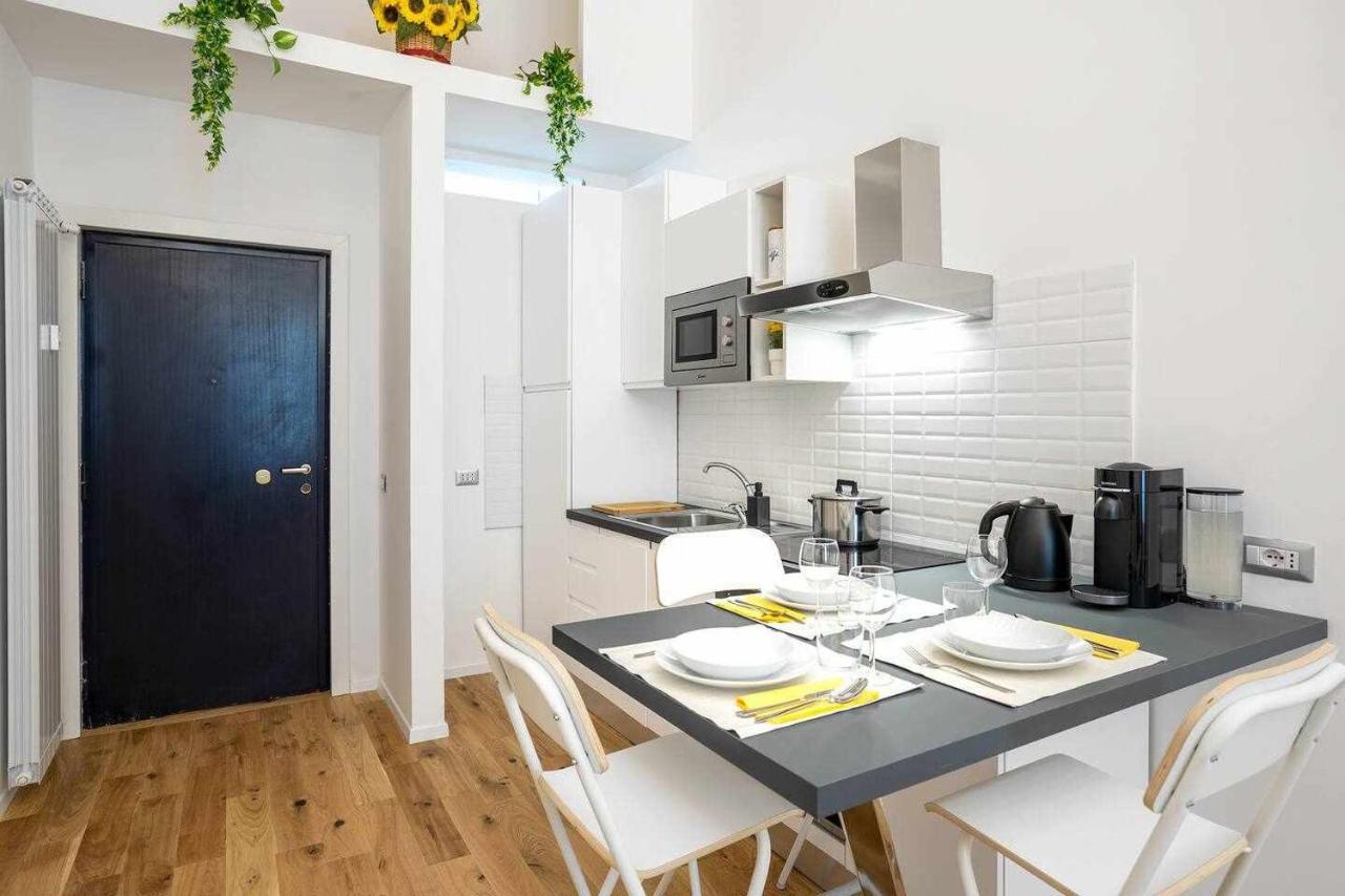 Milano City Apartments - Duomo Brera - Elegant Suite In Design District Екстериор снимка