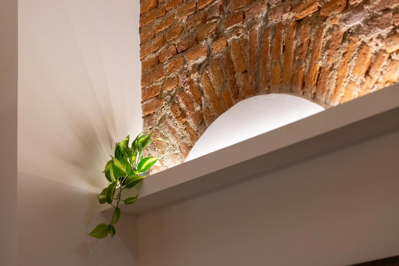 Milano City Apartments - Duomo Brera - Elegant Suite In Design District Екстериор снимка